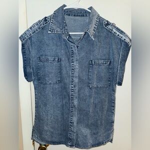 Sleeveless Washed Denim Button-Up Shirt - Blue